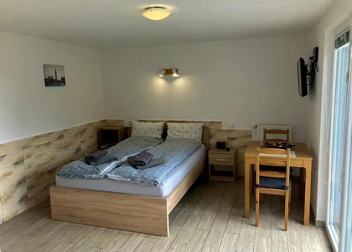 Apartma Ozebek *