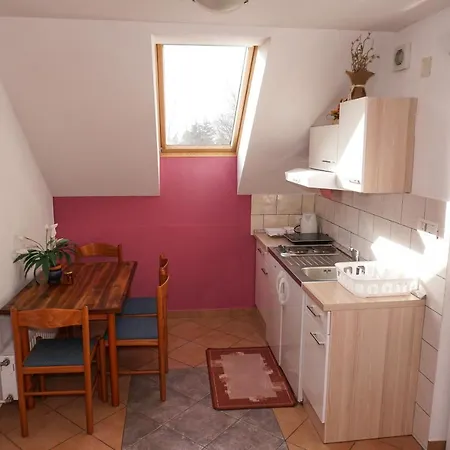 Ozebek Apartment *